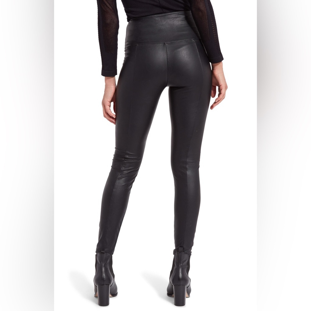 LYSSÉ Textured Leather Legging (28.5" Inseam)